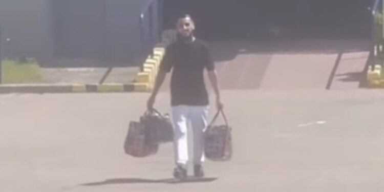 VIDEO-Festa e fuochi d’artificio nel fortino dei De Martino per una scarcerazione eccellente