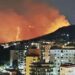 Incendio Camaldoli, fiamme domate: pioggia di cenere su Napoli