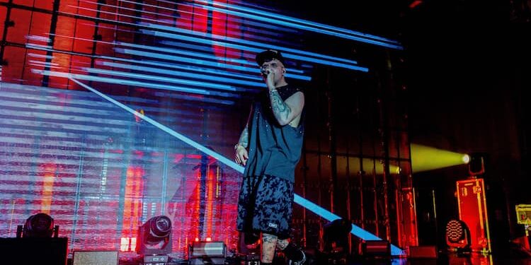 Geolier in concerto a Rho conquista il pubblico di Milano