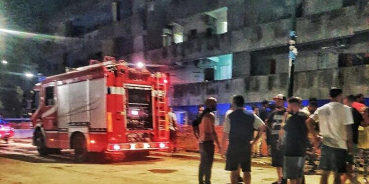 Scampia, cede ballatoio della Vela celeste: si temono feriti