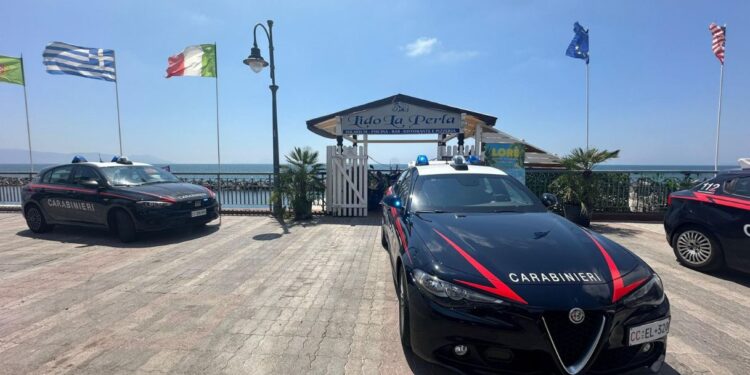 17enne ospite di una casa famiglia annega in mare nel napoletano