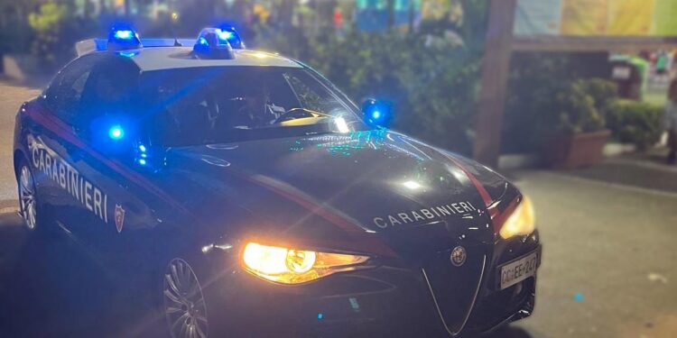 San Sebastiano, paura al parco giochi: cedono pistoni di una giostra, feriti tre bambini