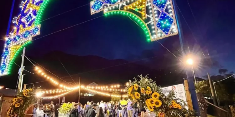 Finta associazione raccoglie soldi per bambini malati, due donne smascherate durante una festa di paese