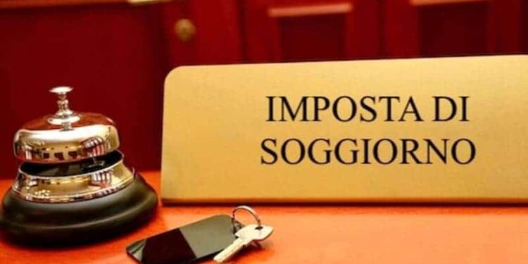 Ipotesi revisione tassa di soggiorno: aumento fino a 25 euro