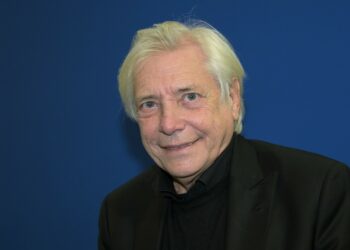 La denuncia di Nino D’Angelo sui social: “gente chiede soldi a nome mio, sono imbroglioni”