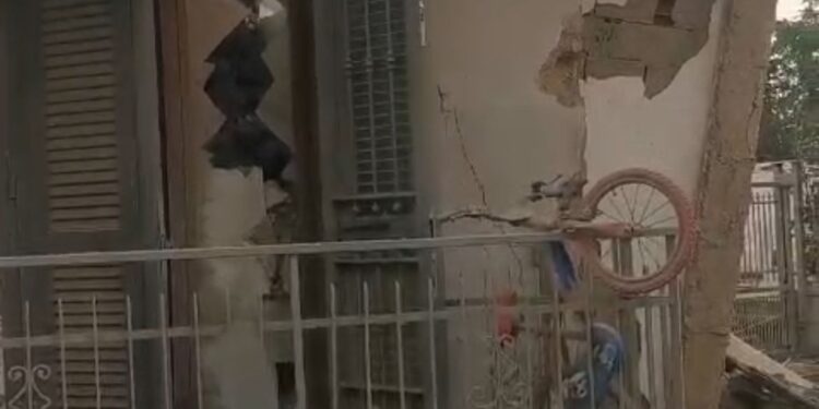 Crolla palazzina a Saviano: morti due bambini