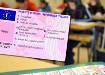Esame patente guida: obbligatorio il camice e superare il metal detector