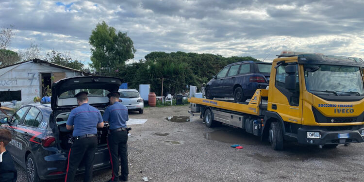 Qualiano: Controlli dei carabinieri nel campo rom