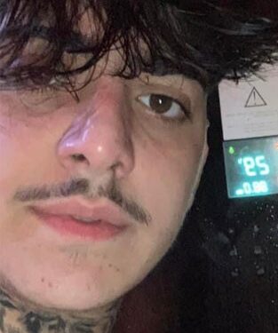 Pianura, ritrovato cadavere di un 20enne tra sterpaglie in fiamme