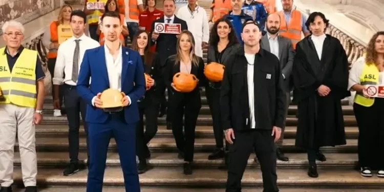 Clementino giro uno spot alla Reggia di Caserta contro gli infortuni sul lavoro