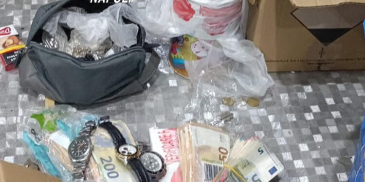 Controlli dei Carabinieri tra Caivano e Grumo Nevano tra arresti, droga e orologi di valore