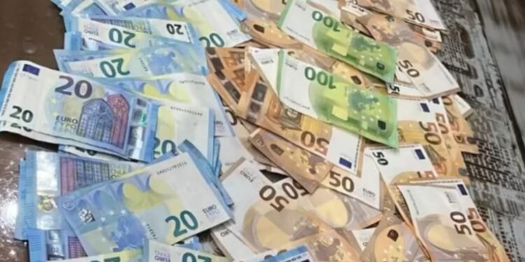 Scene da far west nel rione De Gasperi di Ponticelli: la guerra tra i ras mette a rischio i civili