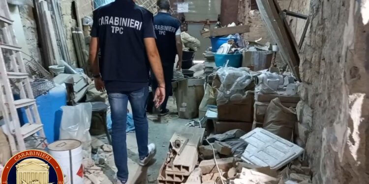 Scoperta importantissima chiesa medievale oggetto di scavi clandestini in pieno centro a Napoli