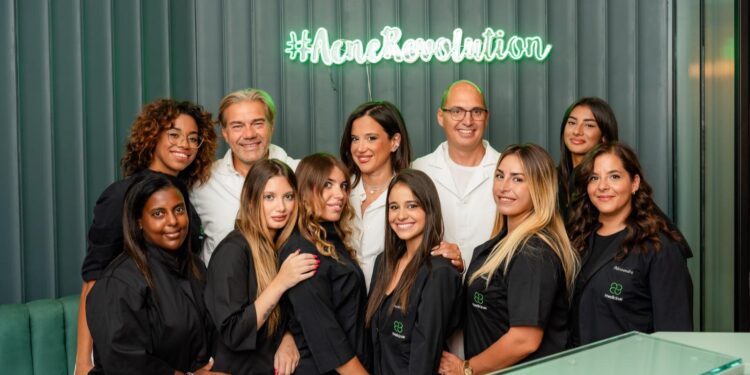 Nasce a Napoli la prima clinica virtuale per la cura dell’acne: previste 37 assunzioni nel 2025 e 250 entro 2028