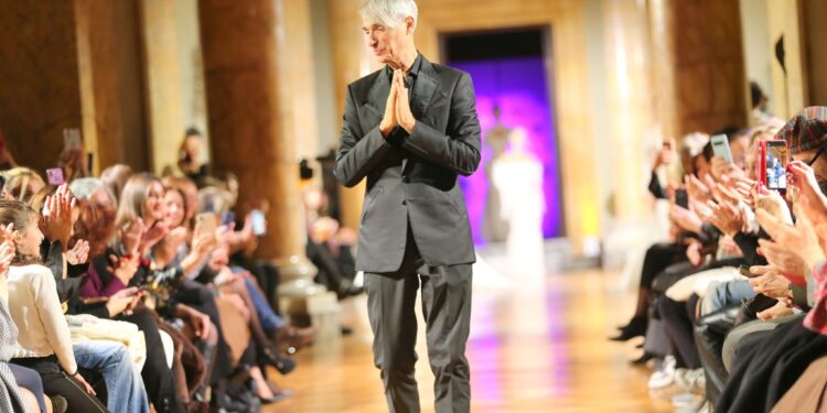 Gianni Molaro trionfa con Vanitè Blanche, un grido contro il body shaming 