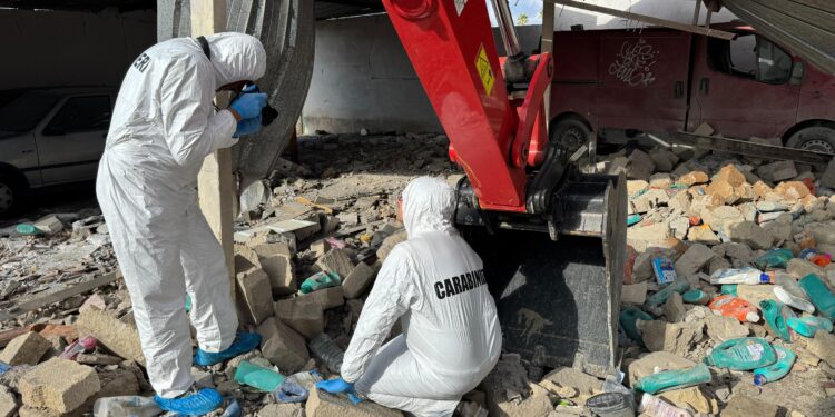 Esplosione fabbrica clandestina di fuochi a Ercolano, bonifica dei carabinieri