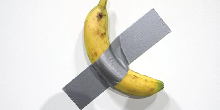 Maurizio Cattelan, chi è l’artista della “Banana” da 6 milioni di dollari