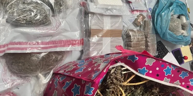 Ponticelli, casa adibita a laboratorio di droga: arrestato un 30enne