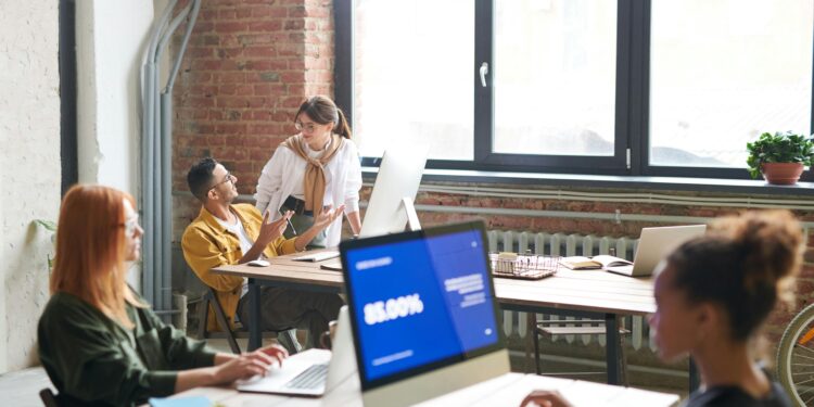 Italia, il lavoro è una priorità per 3 giovani su 10