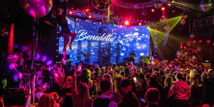 Di Benedetto, un party con Gigi Finizio per festeggiare i 21 negozi