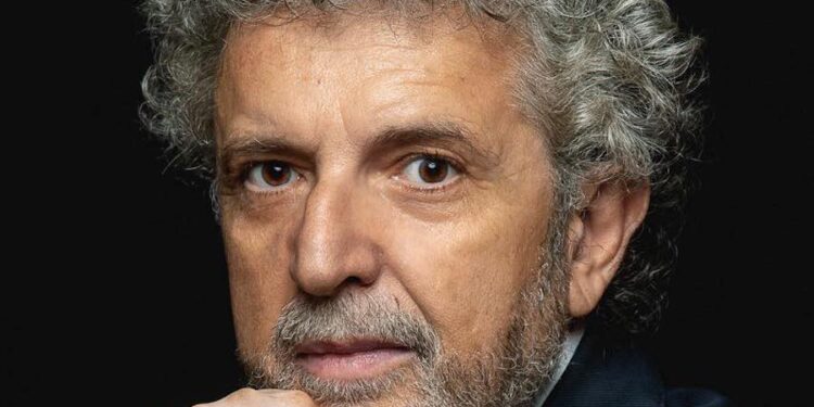 Nuova Orchestra Scarlatti, Nicolosi solista in Concerto per pianoforte K466 di Mozart, per festeggiare 50 anni di carriera