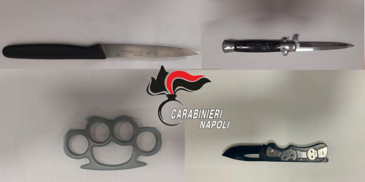 Napoli, 14enne non si ferma all’alt e investe un militare dell’esercito