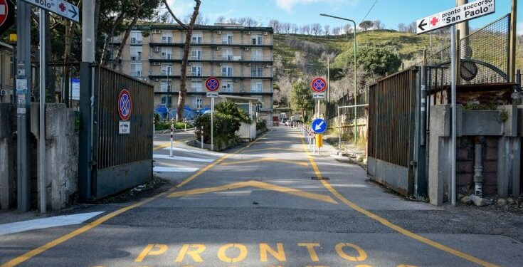 Napoli, infermiera aggredita da familiari paziente in ospedale: è il quarto episodio del 2025