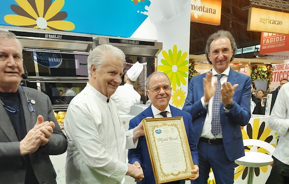 Iginio Massari premia la pasticceria dei supermercati Piccolo al SIGEP di Rimini 2025