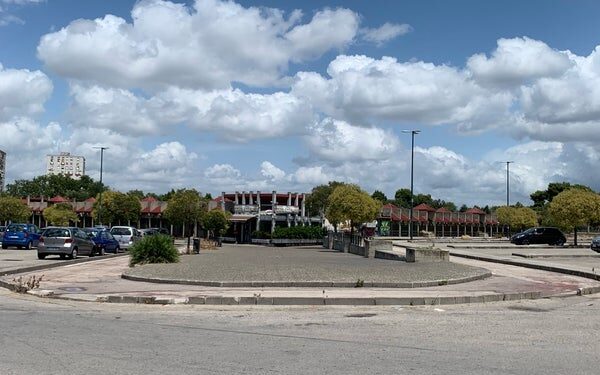 Ponticelli: perde il portafoglio per strada, giovane coppia lo trova e glielo riporta a casa