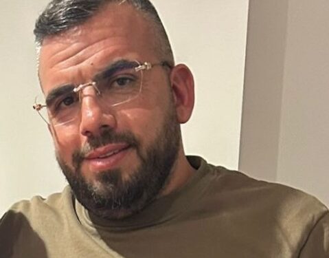 L’urlo di dolore e rabbia degli abitanti di Ponticelli: “non negate i funerali in chiesa a Enrico Capozzi”