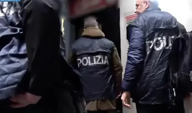 Diffondeva materiale terroristico e pianificava azioni: 30enne arrestato nel napoletano