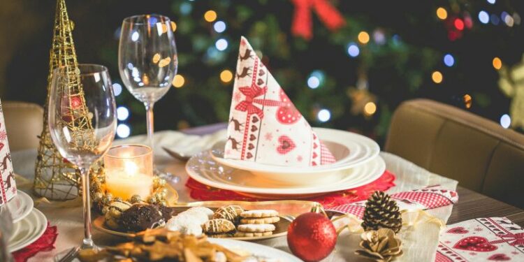 Allestire la tavola per le feste: come abbinare gli accessori 