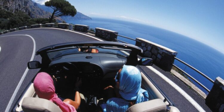 I migliori itinerari panoramici in auto nei dintorni di Napoli 