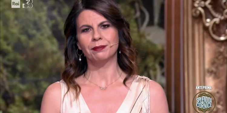 Il monologo Geppi Cucciari contro l’odio e il razzismo verso gli abitanti dei campi Flegrei