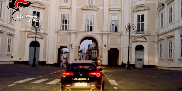 Portici, truffa del finto avvocato sventata: anziano si fida dei carabinieri, due donne arrestate