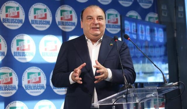 Il passo indietro di Martusciello, non si candiderà alla presidenza della Regione Campania