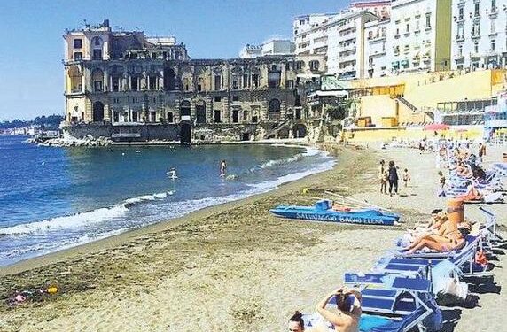 La sentenza del Tar: illegittimo numero chiuso per le spiagge pubbliche napoletane