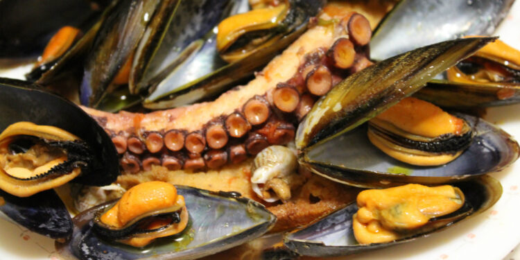 La Zuppa di Cozze del Giovedì Santo: tradizione e gusto nella Pasqua napoletana