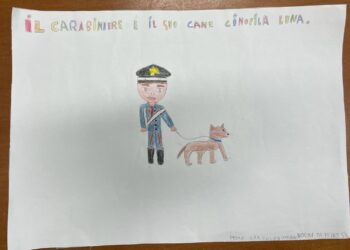 FOTO-Qualiano: Carabinieri incontrano gli studenti, insieme al cane antidroga Luna