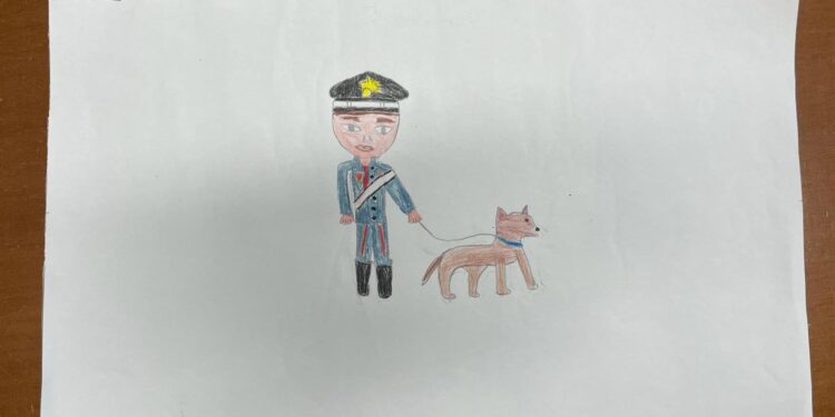 FOTO-Qualiano: Carabinieri incontrano gli studenti, insieme al cane antidroga Luna