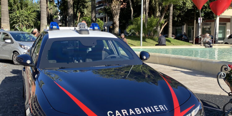 Sorrento: Pestarono a sangue coetaneo, carabinieri notificano Dacur a 6 ragazzi