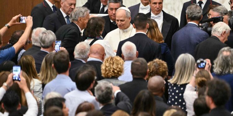 Papa Leone XIV: il primo incontro con la stampa, presenti oltre tremila giornalisti