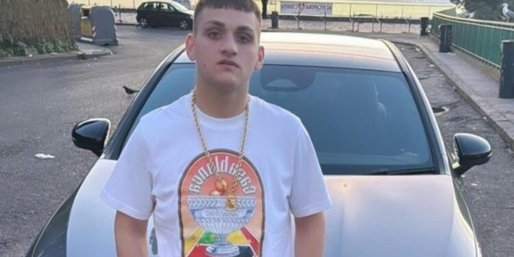 Emanuele Durante ucciso in pieno centro per inscenare una dimostrazione di forza