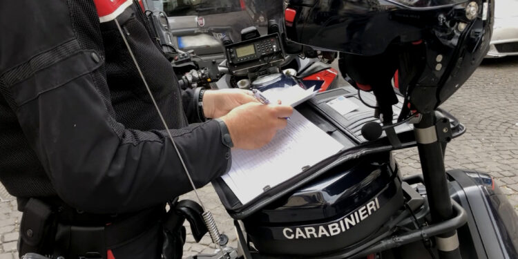 Napoli, blitz dei Carabinieri nella movida di Chiaia