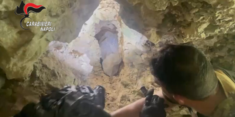 Operazione Continuum Bellum 3: carabinieri sui monti Lattari alla ricerca di armi e droga