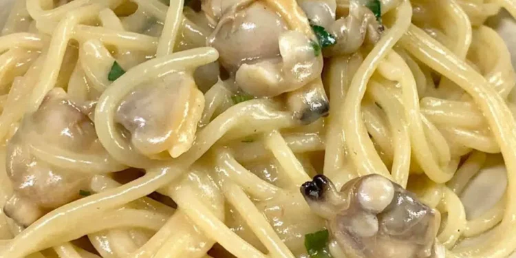 Il pranzo della domenica napoletana: la tradizione di mare che profuma di casa