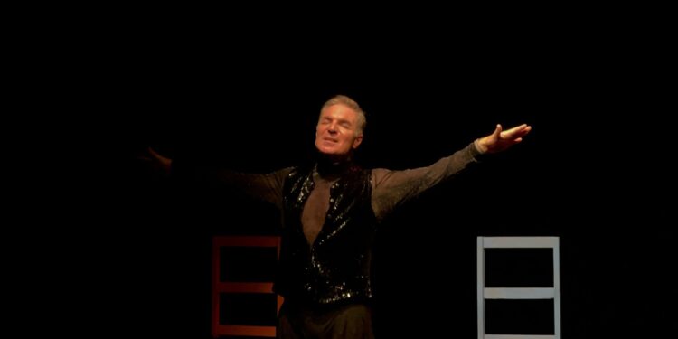 Sabato 10 maggio Fabio Brescia porta in scena al Nest “Perle rare –  Il recital”