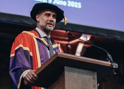 Il discorso di Guardiola sui bambini di Gaza: un grido di umanità durante la cerimonia a Manchester