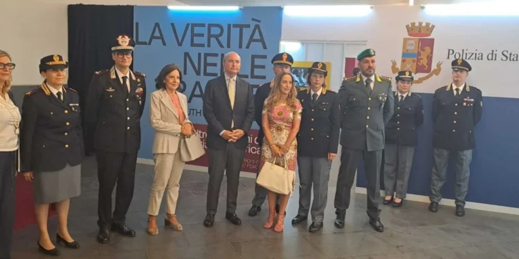 Napoli celebra i 120 anni della Polizia Scientifica con la mostra “La verità nelle tracce”
