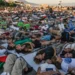 Flash mob a Napoli: corpi distesi in memoria delle vittime di Gaza